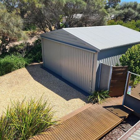 Вилла Coorong Waterfront Retreat Meningie Экстерьер фото