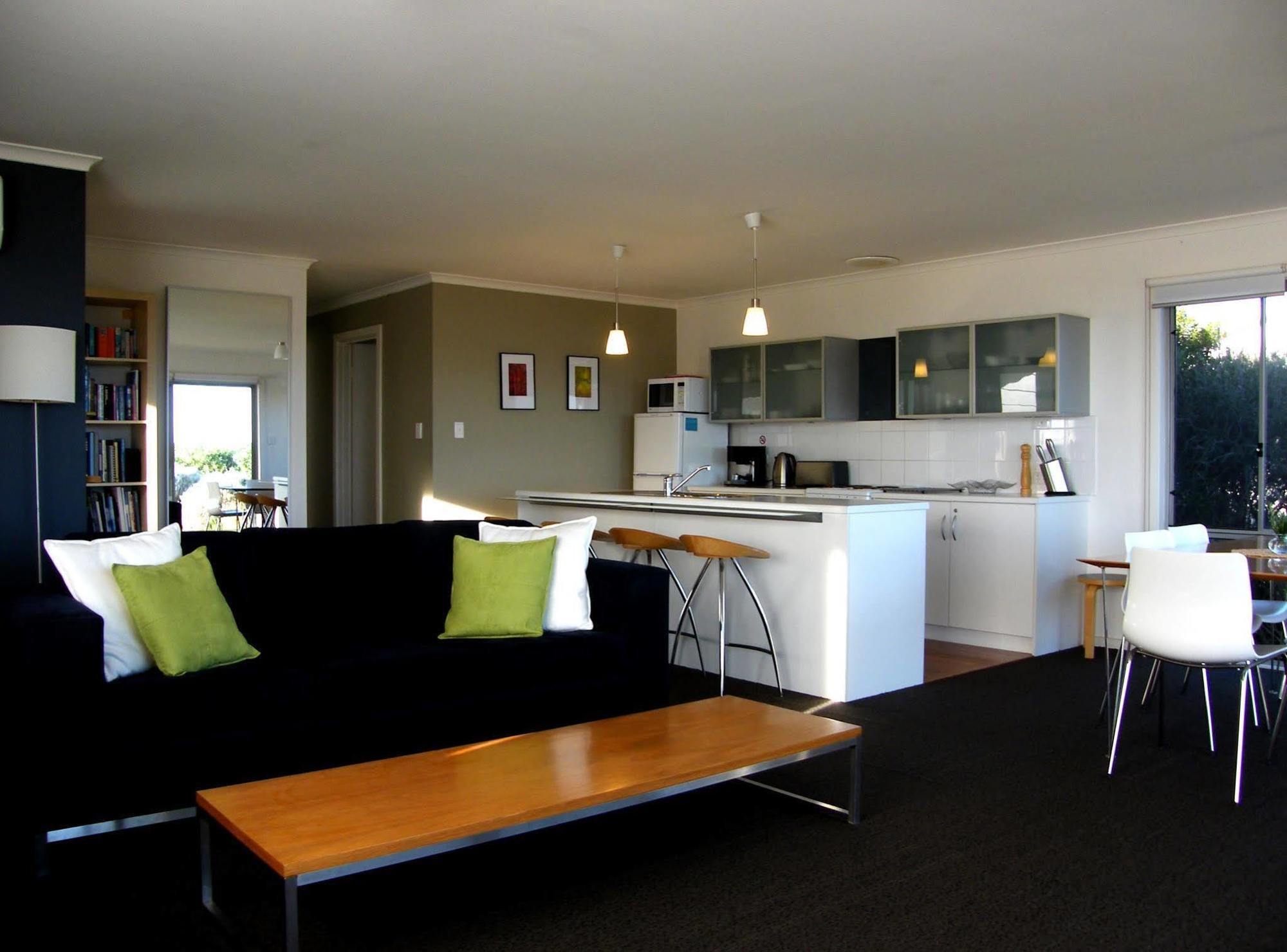 Вилла Coorong Waterfront Retreat Meningie Экстерьер фото