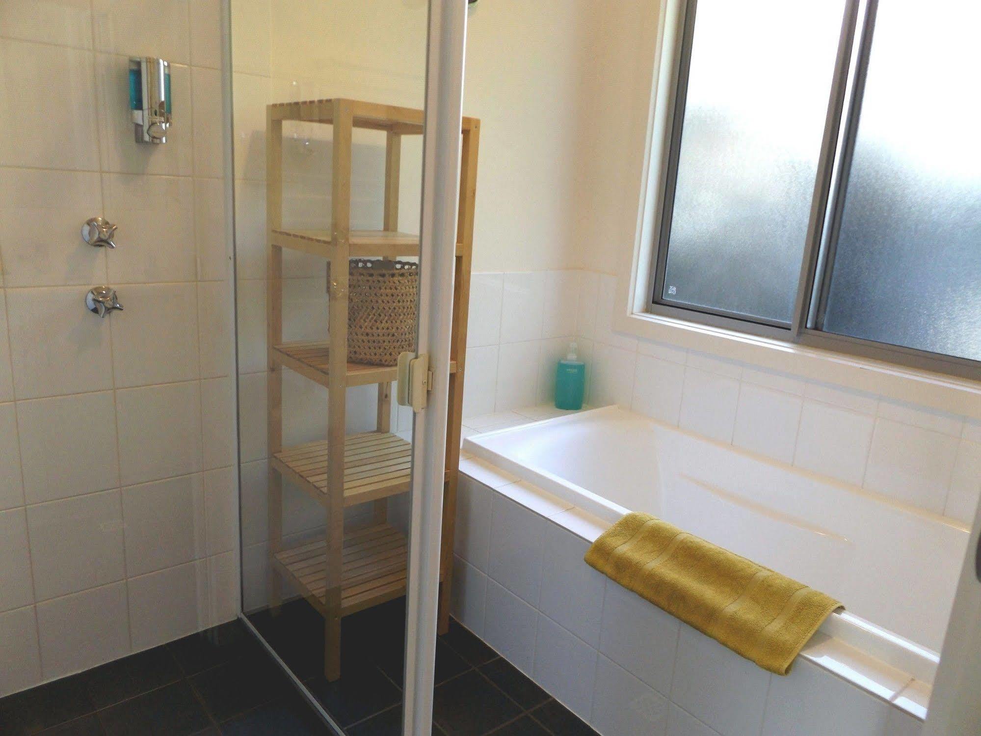 Вилла Coorong Waterfront Retreat Meningie Экстерьер фото