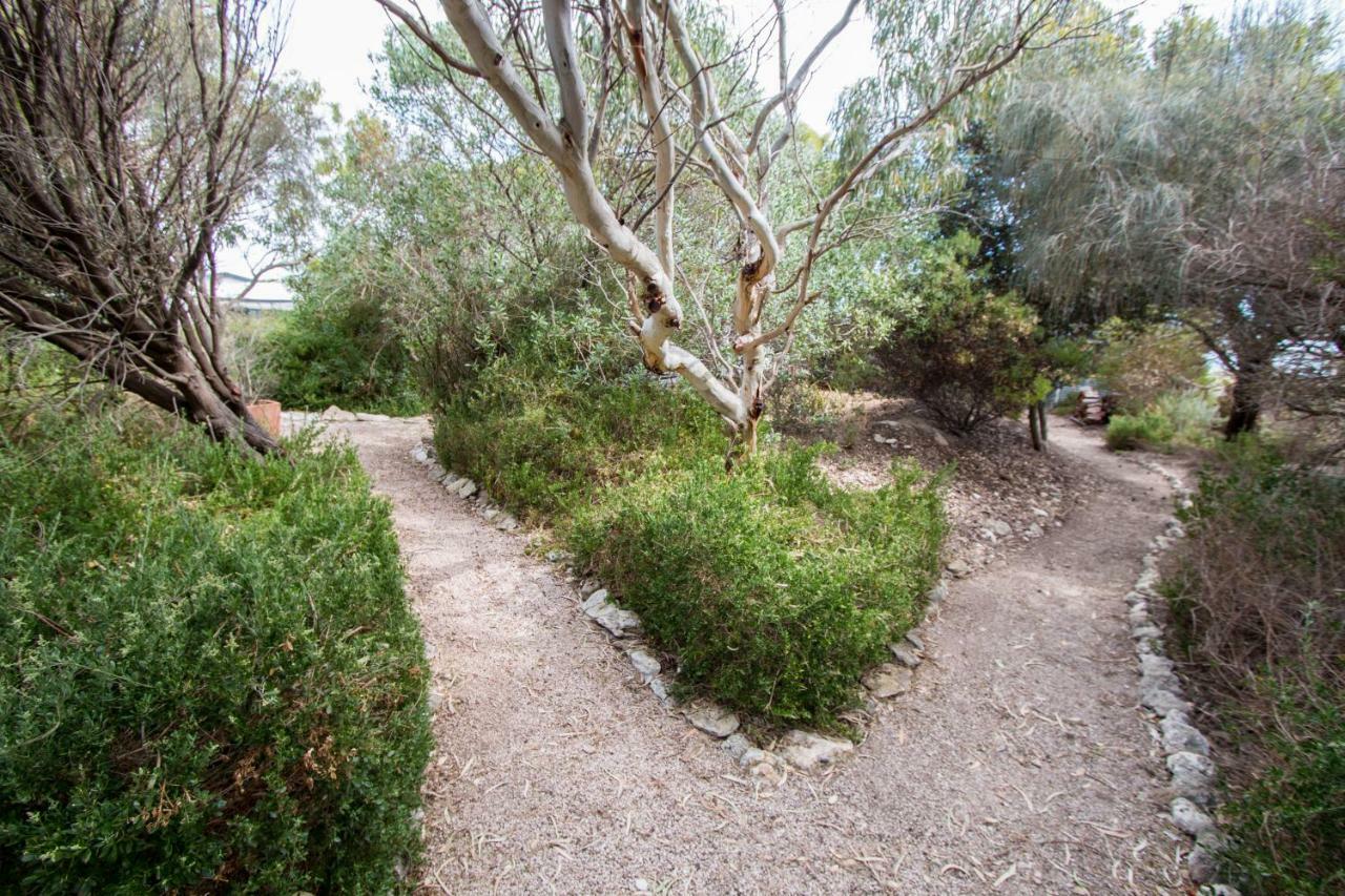 Вилла Coorong Waterfront Retreat Meningie Экстерьер фото