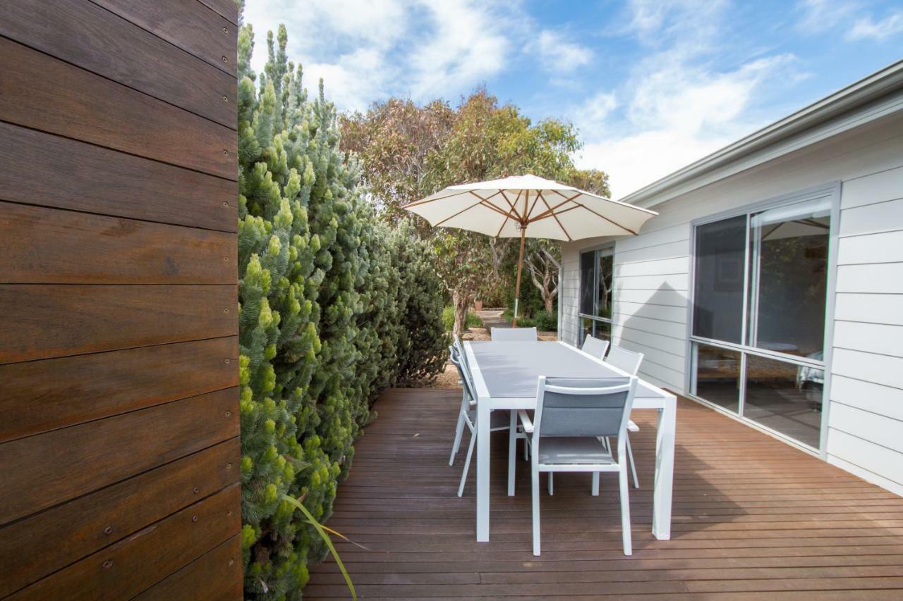 Вилла Coorong Waterfront Retreat Meningie Экстерьер фото